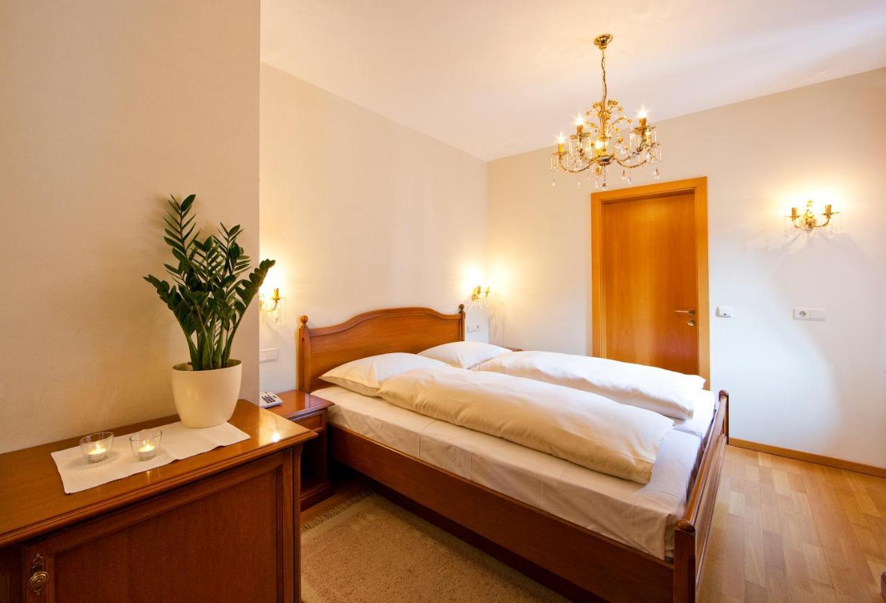 Hotel Elefant Ora / Auer Ngoại thất bức ảnh