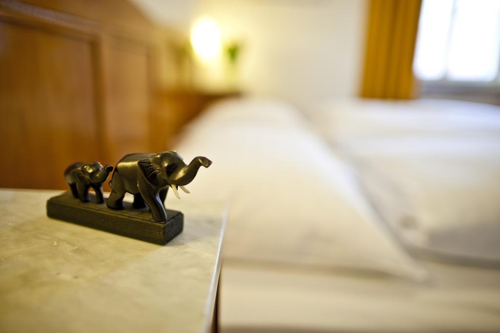 Hotel Elefant Ora / Auer Ngoại thất bức ảnh