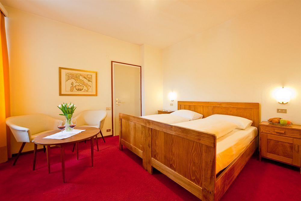 Hotel Elefant Ora / Auer Ngoại thất bức ảnh