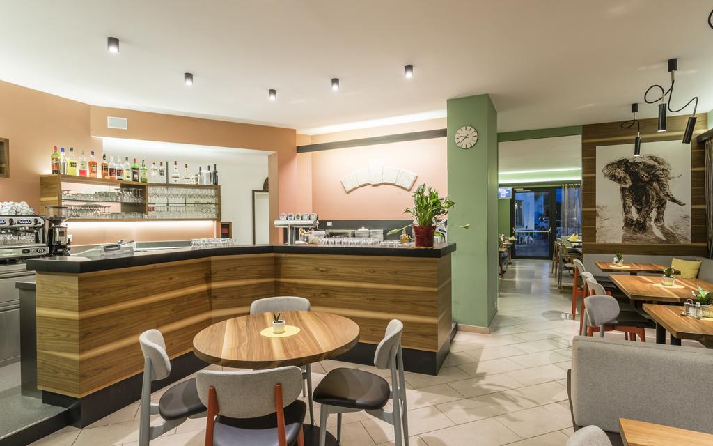 Hotel Elefant Ora / Auer Ngoại thất bức ảnh