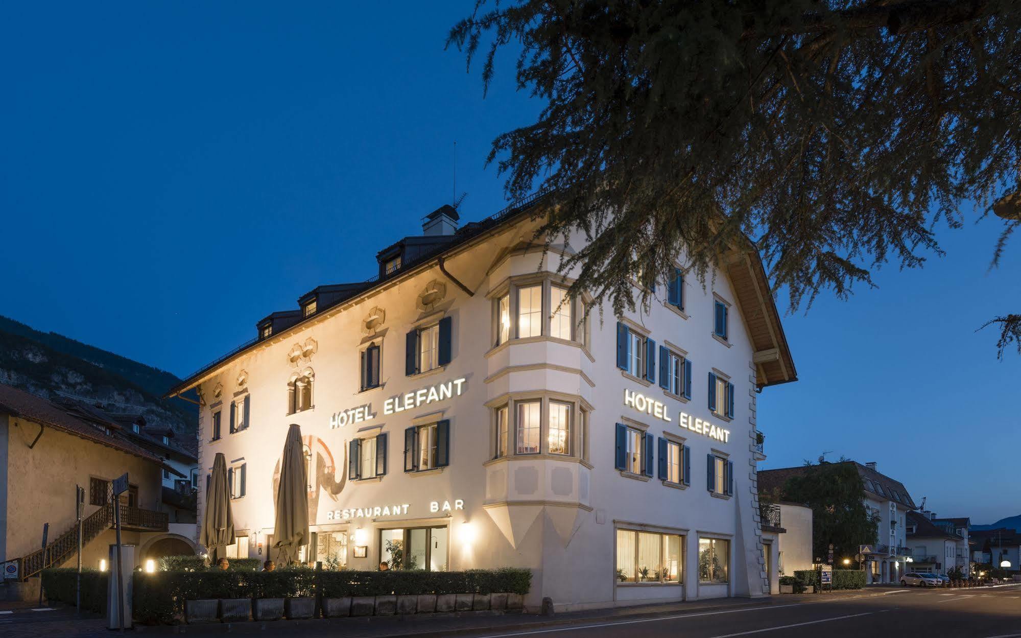 Hotel Elefant Ora / Auer Ngoại thất bức ảnh
