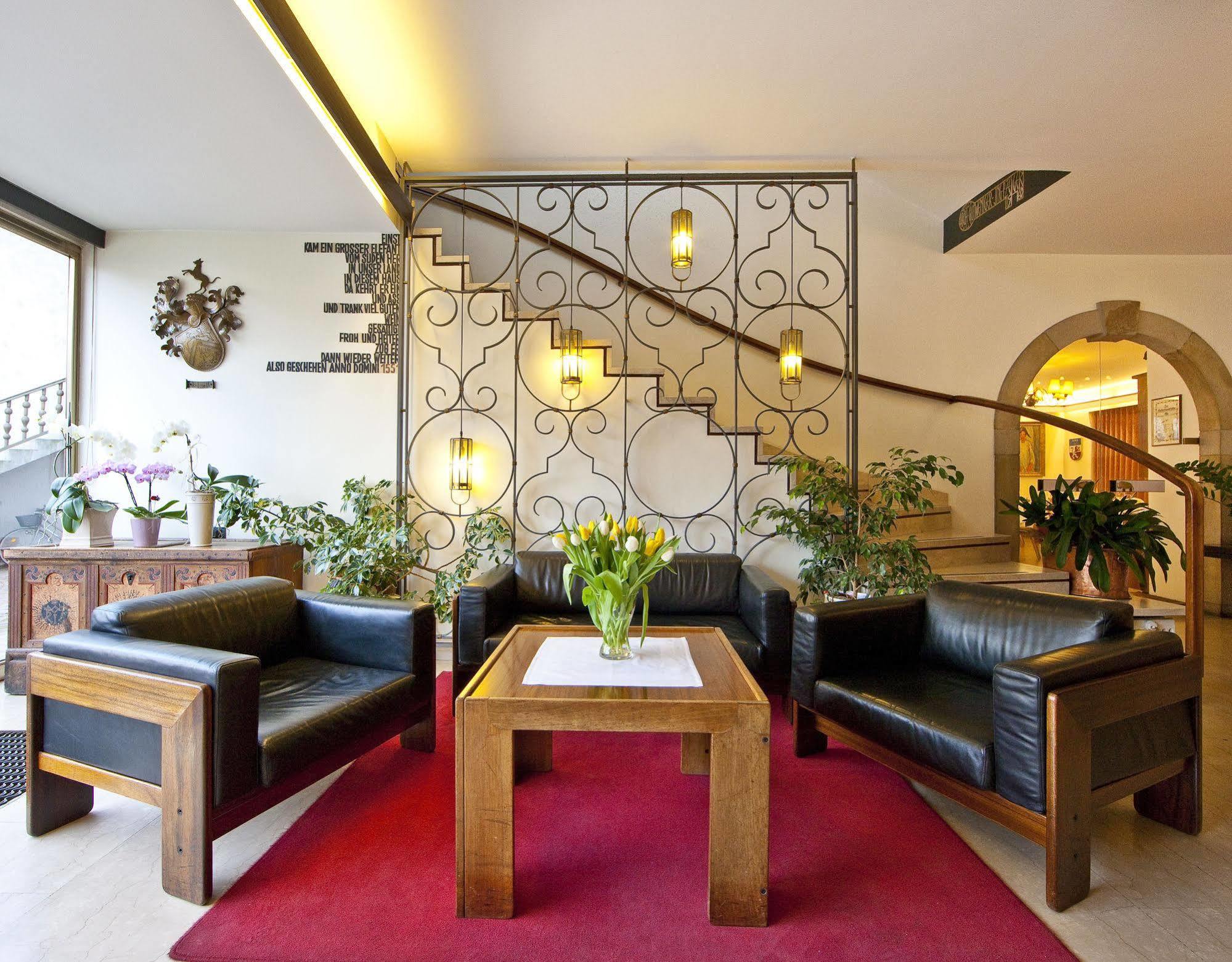 Hotel Elefant Ora / Auer Ngoại thất bức ảnh