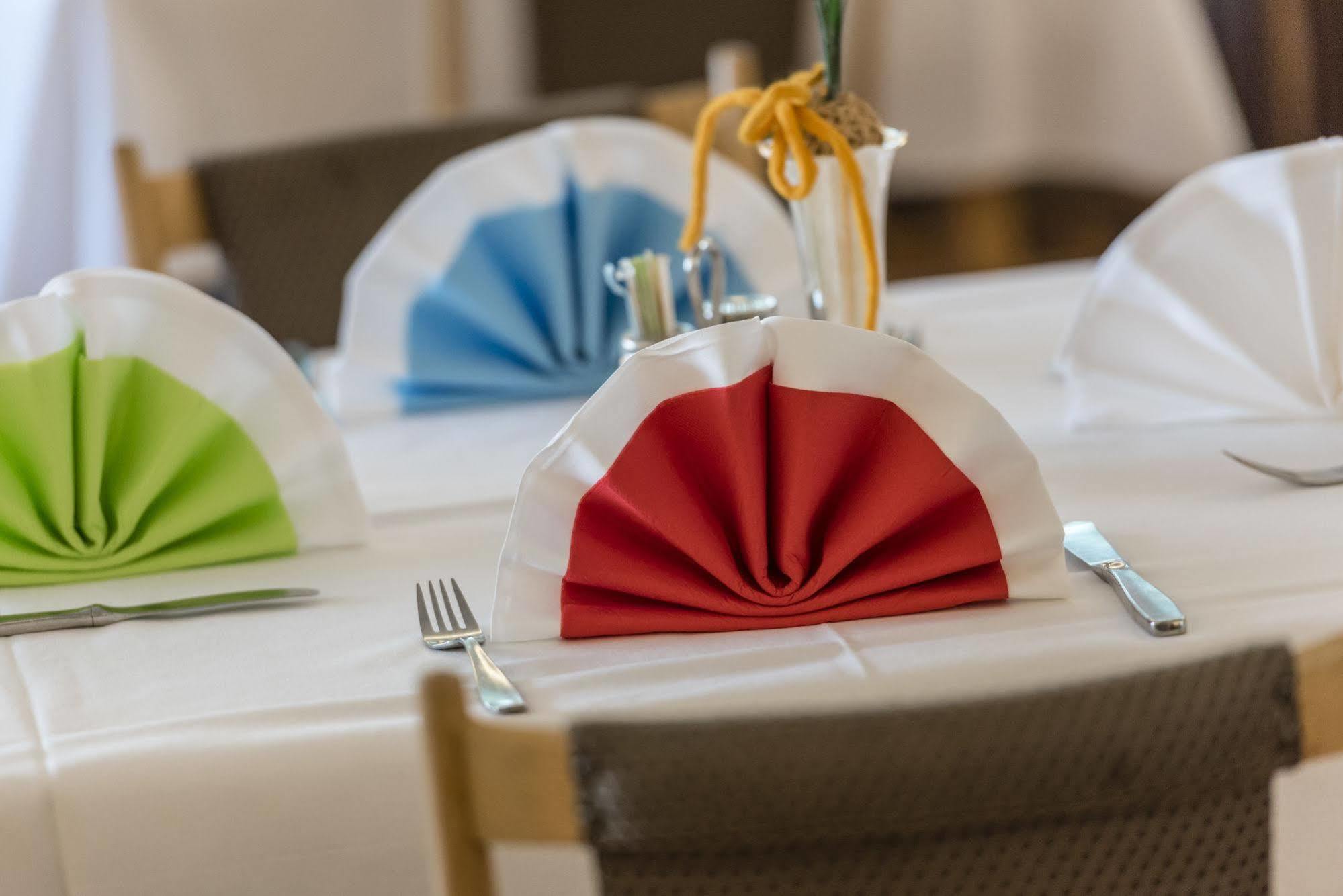 Hotel Elefant Ora / Auer Ngoại thất bức ảnh