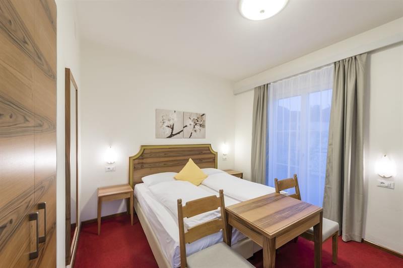 Hotel Elefant Ora / Auer Ngoại thất bức ảnh